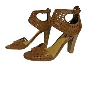 Unlisted by Kenneth Cole peep toe sandal heels size 9